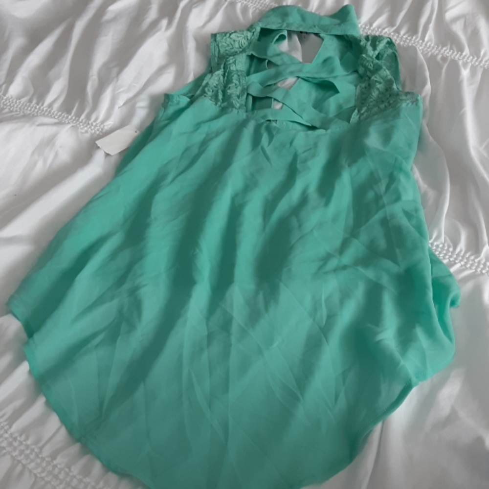 Shirt - Picture 4 of 4